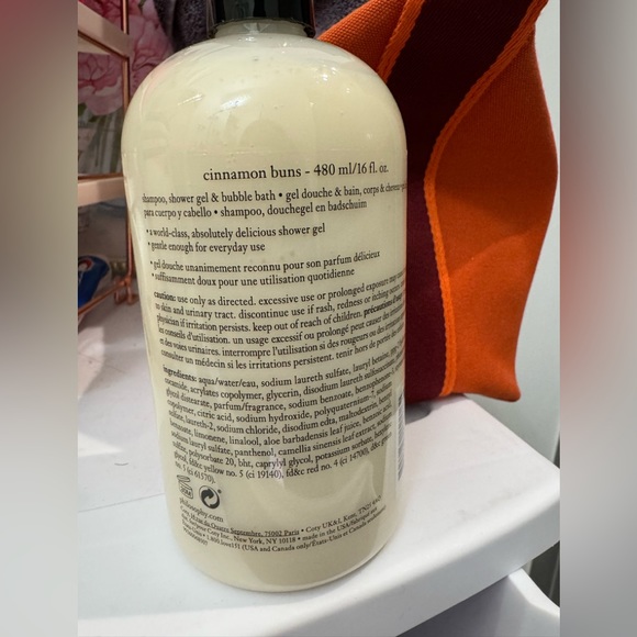 Philosophy Cinnamon Buns Soap. π (480 ML) - Picture 3 of 3